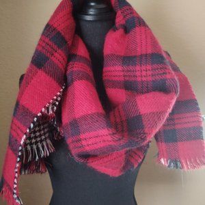 D8Y Red and black plaid with Fringe